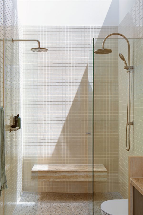 Mecca Twin Shower Set With Air Shower Bn Nr221905Bbn