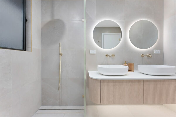 SLIM SHOWER ON BRACKET BRUSHED GOLD (NR307BG)