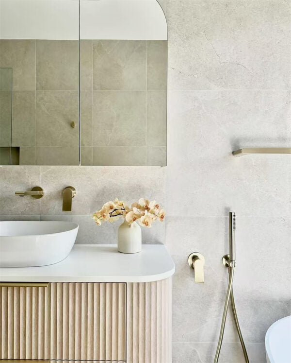 SLIM SHOWER ON BRACKET BRUSHED GOLD (NR307BG)